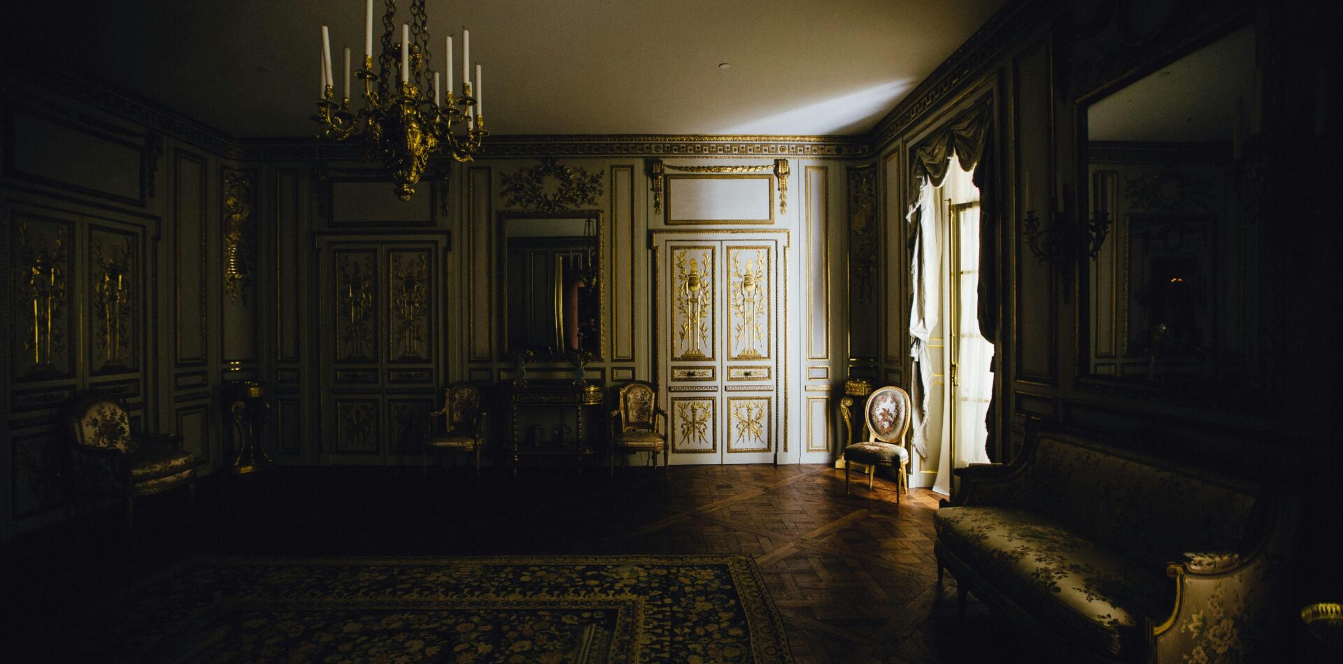 Luxury room used to host Tarot readings